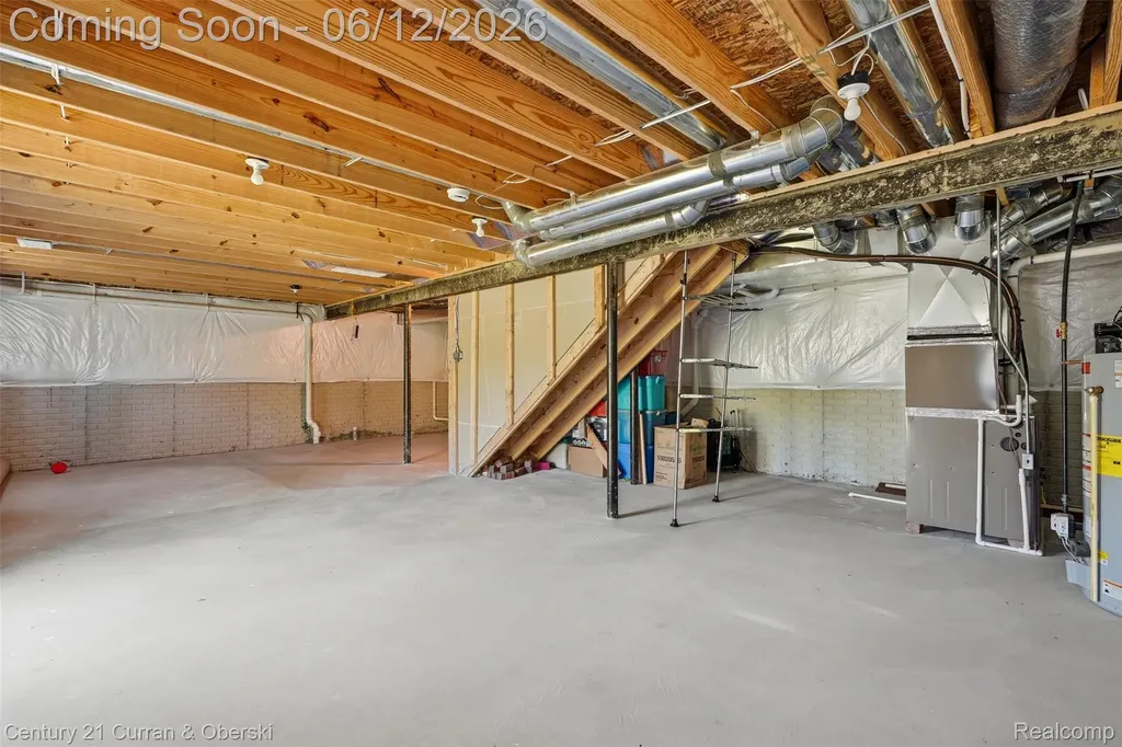 8760 Oak Ridge Trail Westland City MI 48185