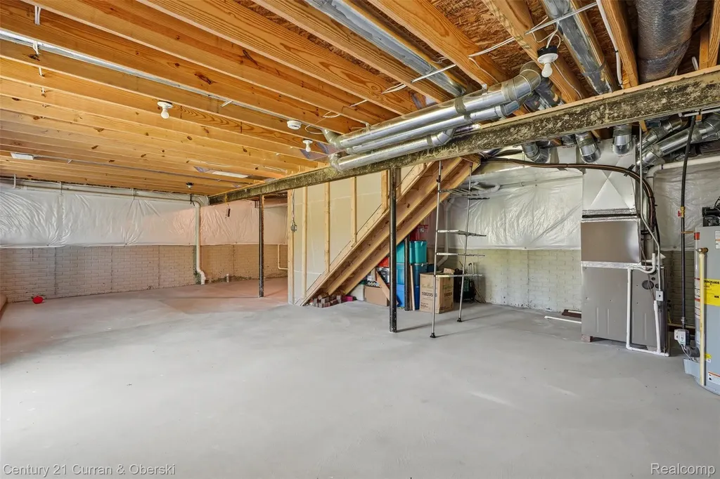 8760 Oak Ridge Trail Westland City MI 48185