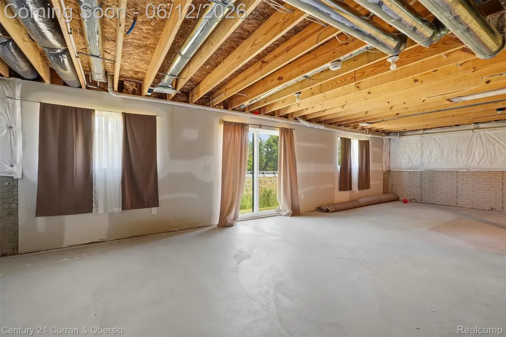 8760 Oak Ridge Trail Westland City MI 48185