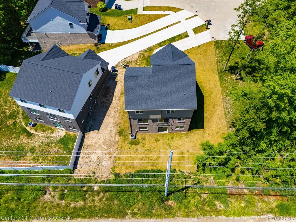 8760 Oak Ridge Trail Westland City MI 48185
