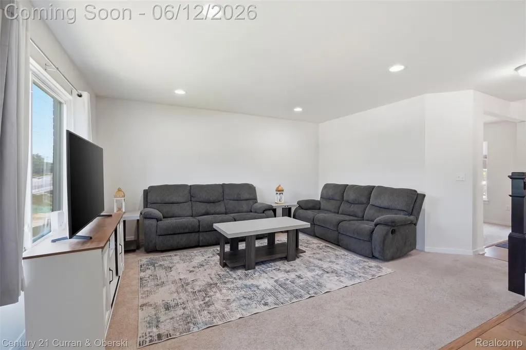 8760 Oak Ridge Trail Westland City MI 48185