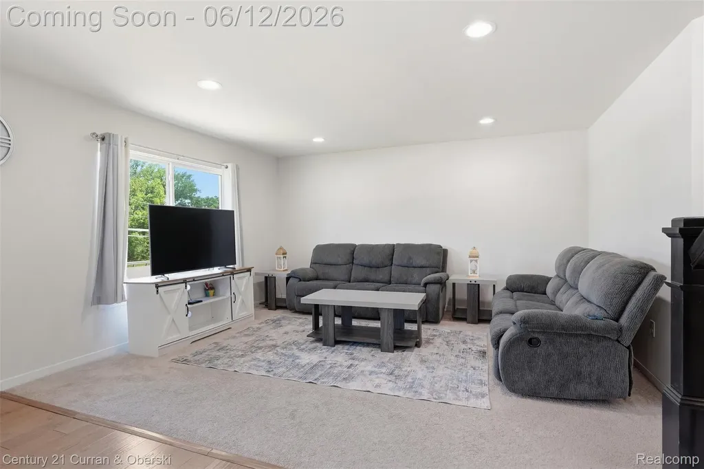 8760 Oak Ridge Trail Westland City MI 48185
