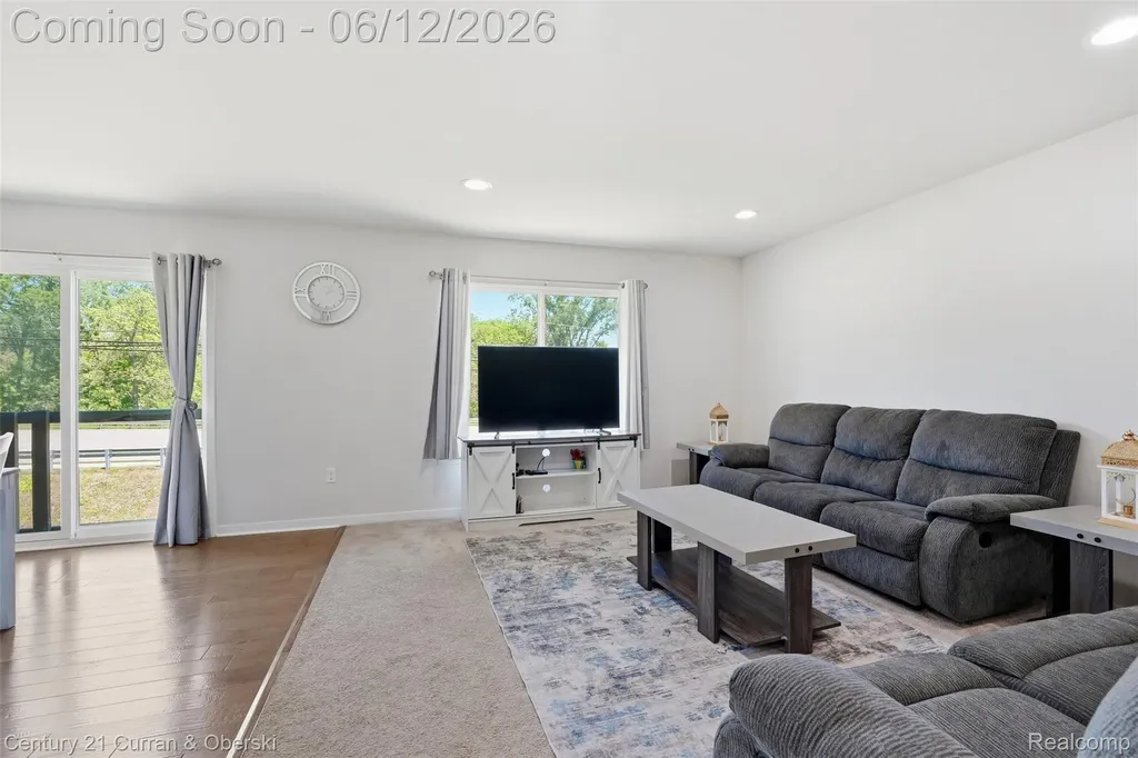 8760 Oak Ridge Trail Westland City MI 48185