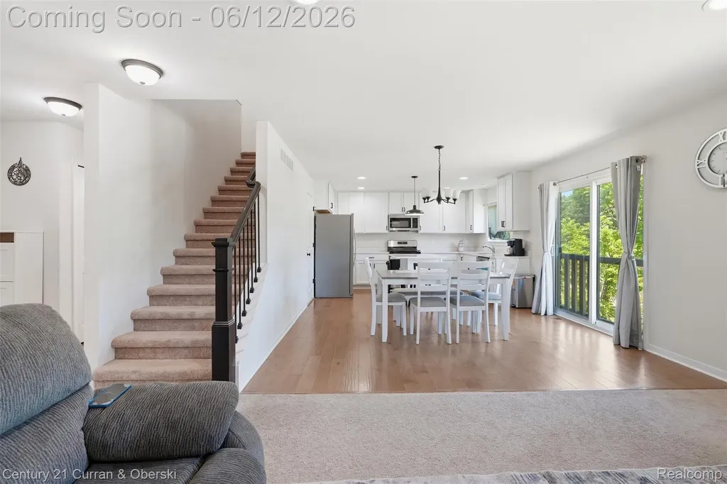 8760 Oak Ridge Trail Westland City MI 48185
