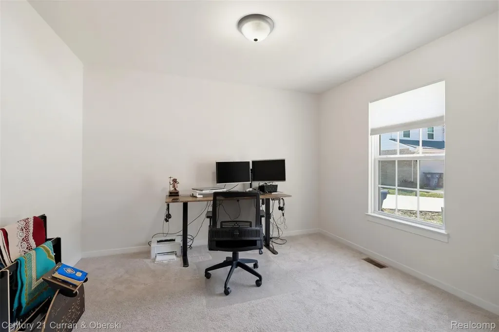 8760 Oak Ridge Trail Westland City MI 48185