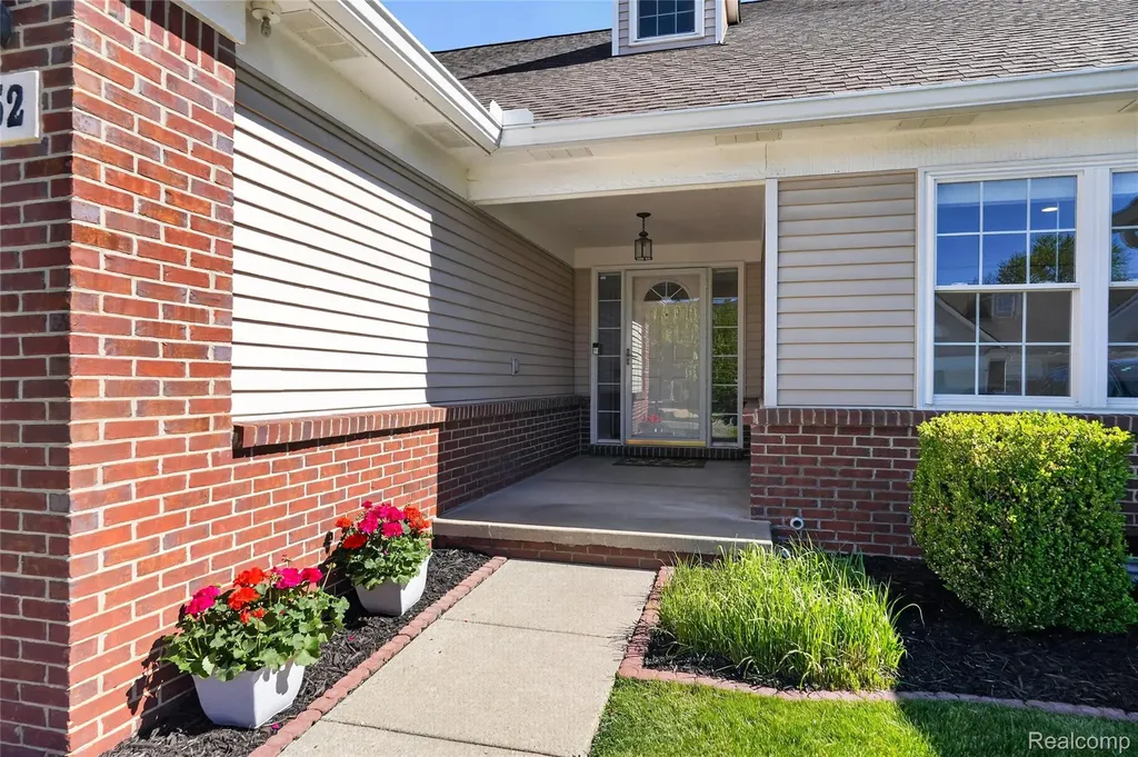 6652 Cortland Avenue Genoa Township MI 48114