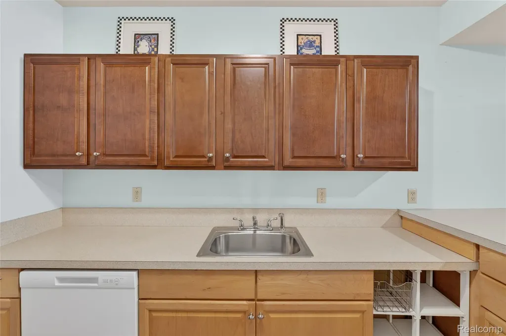 6652 Cortland Avenue Genoa Township MI 48114