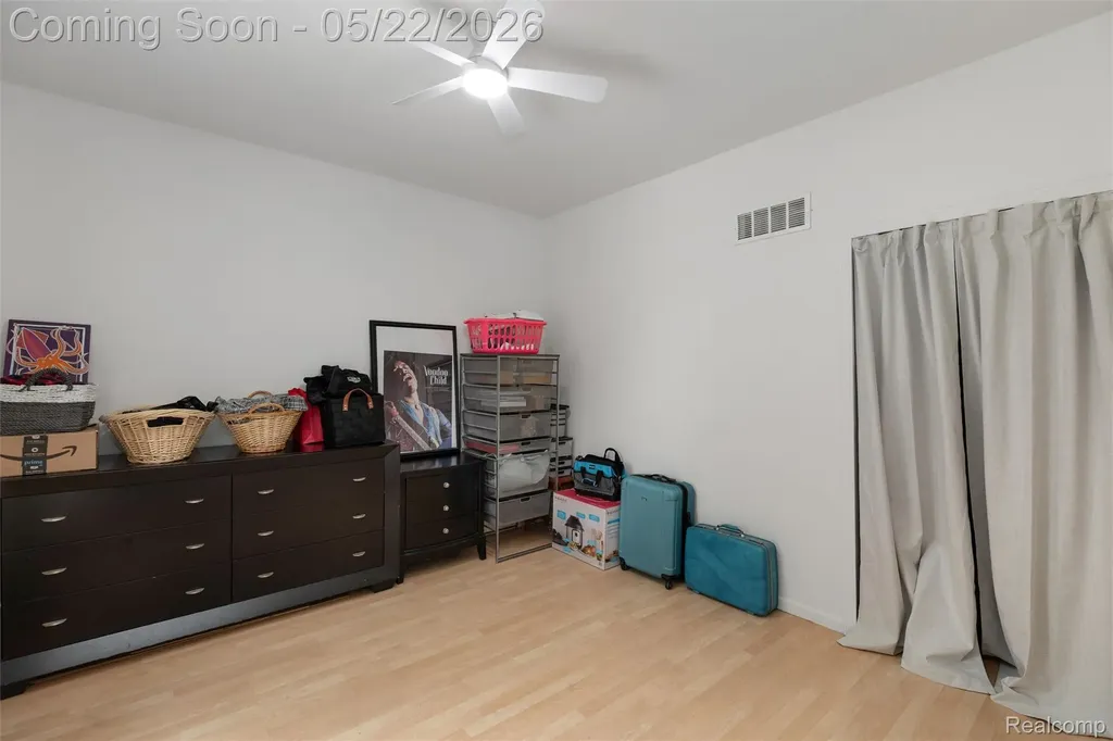 649 Lounsbury Avenue Pontiac City MI 48340