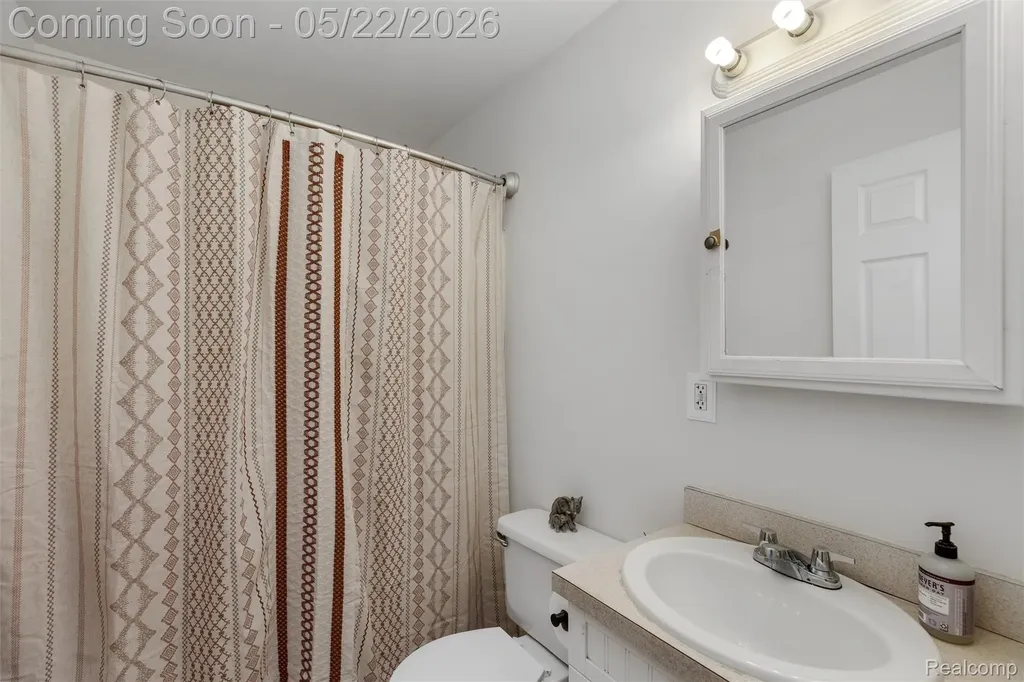 649 Lounsbury Avenue Pontiac City MI 48340