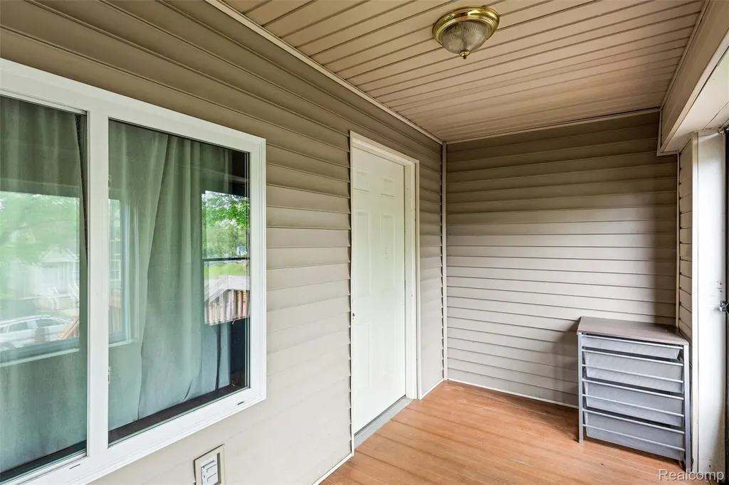 649 Lounsbury Avenue Pontiac City MI 48340