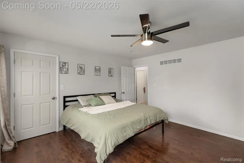649 Lounsbury Avenue Pontiac City MI 48340