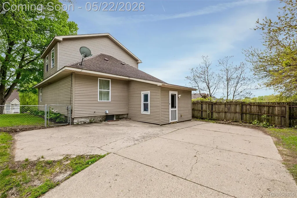 649 Lounsbury Avenue Pontiac City MI 48340