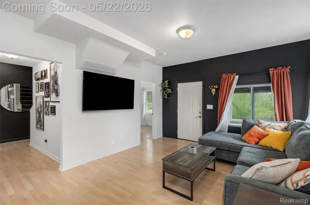 649 Lounsbury Avenue Pontiac City MI 48340