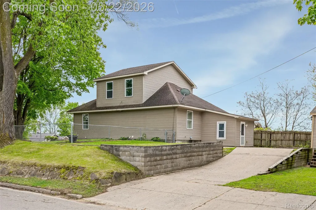 649 Lounsbury Avenue Pontiac City MI 48340
