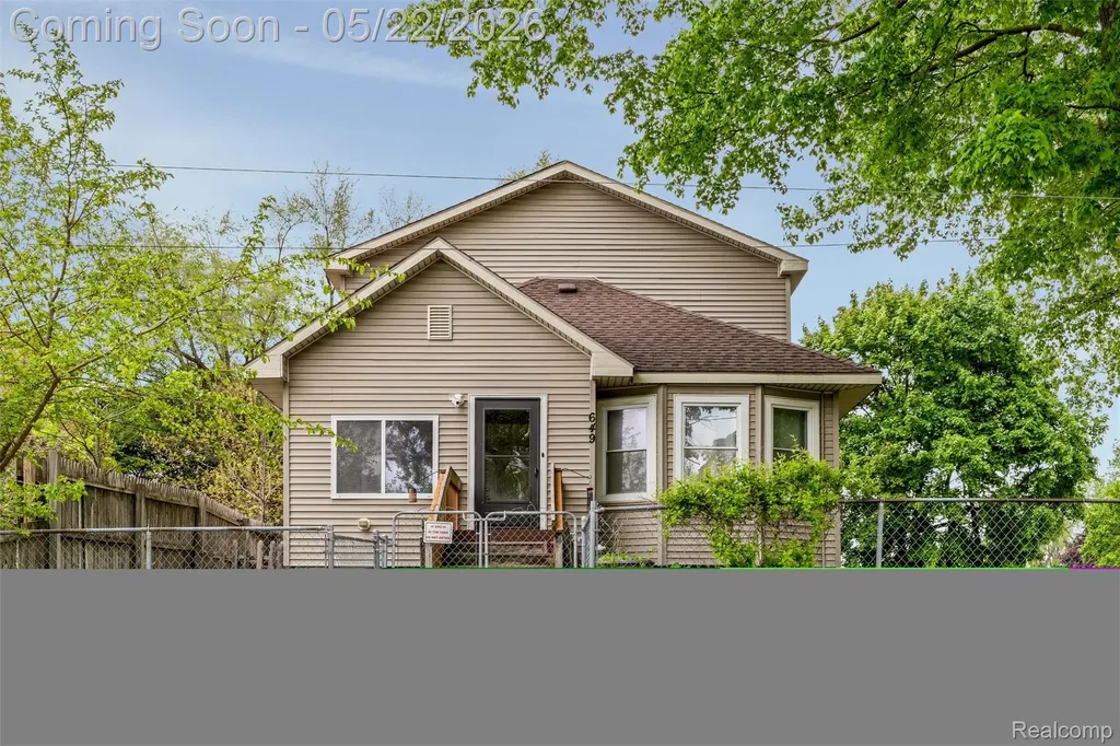 649 Lounsbury Avenue Pontiac City MI 48340
