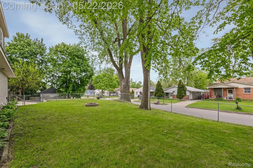649 Lounsbury Avenue Pontiac City MI 48340