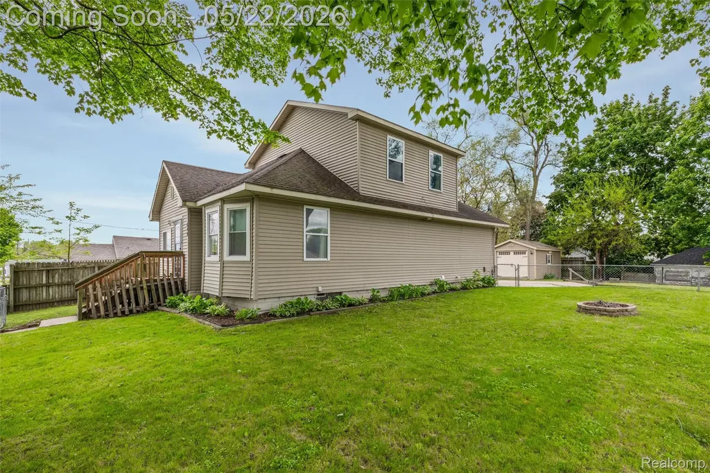 649 Lounsbury Avenue Pontiac City MI 48340