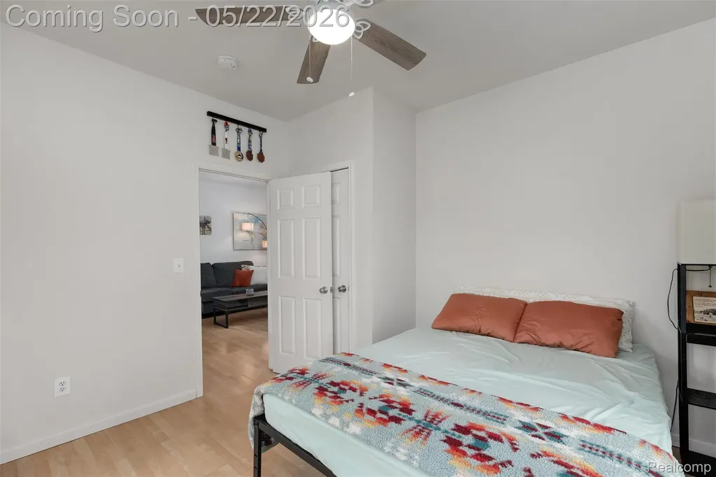 649 Lounsbury Avenue Pontiac City MI 48340
