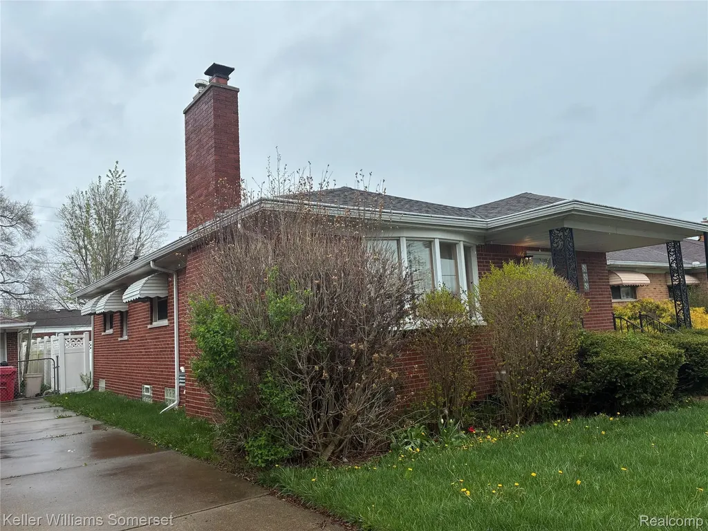 18031 Mott Avenue Eastpointe City MI 48021