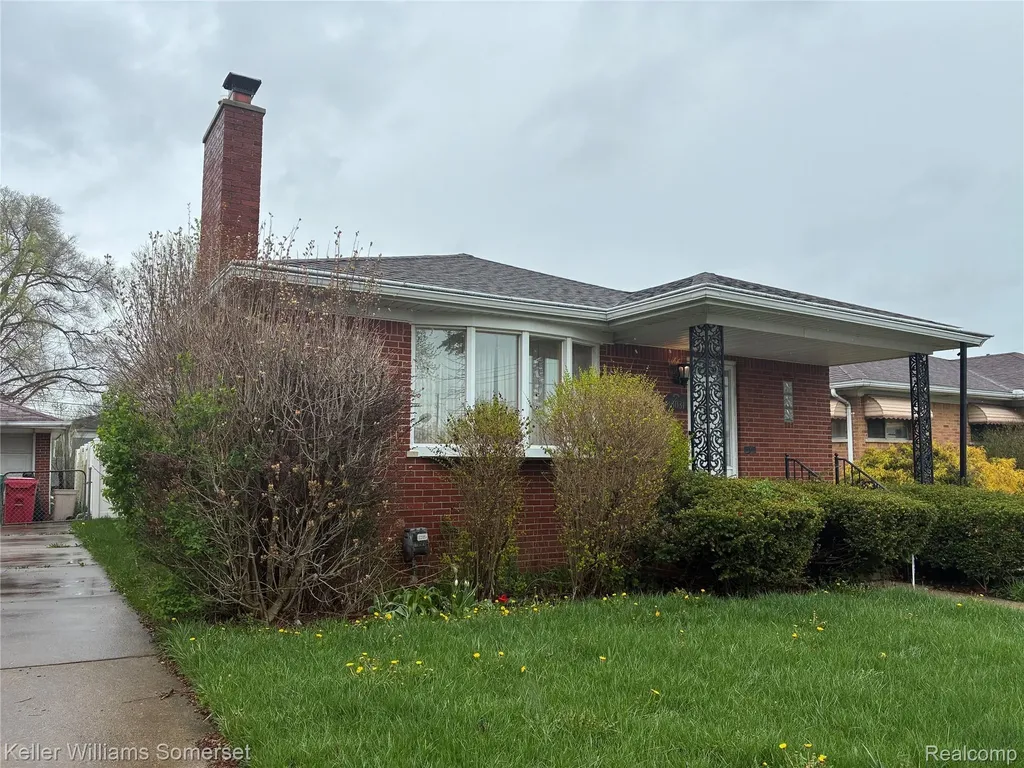 18031 Mott Avenue Eastpointe City MI 48021