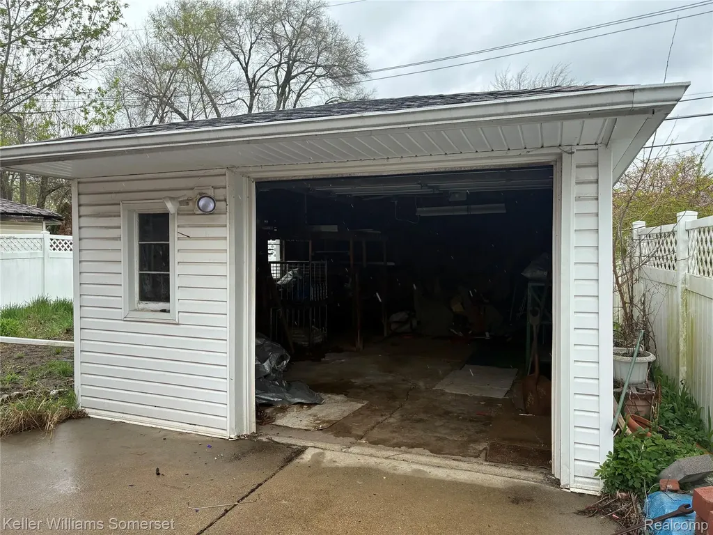 18031 Mott Avenue Eastpointe City MI 48021