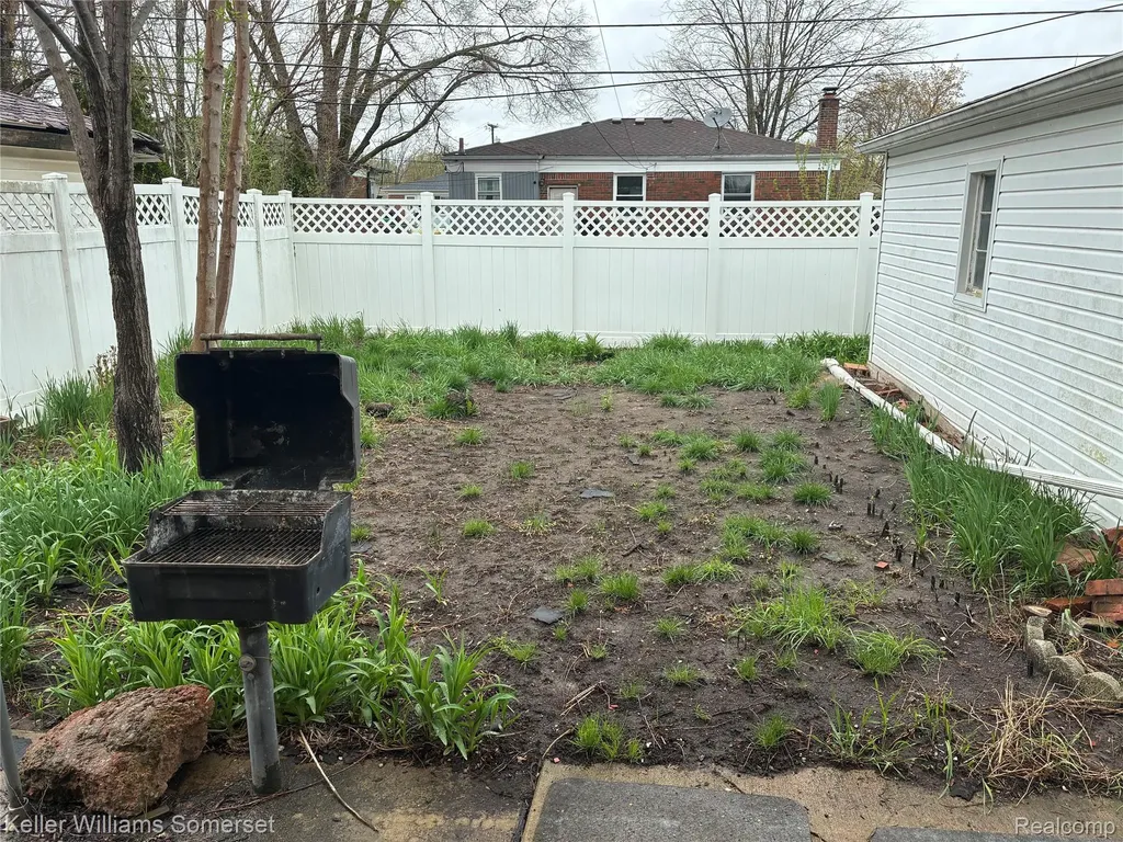 18031 Mott Avenue Eastpointe City MI 48021
