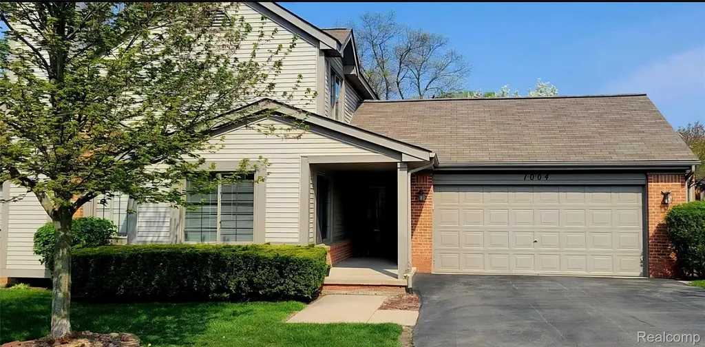 1004 Elmwood Drive Brighton City MI 48116