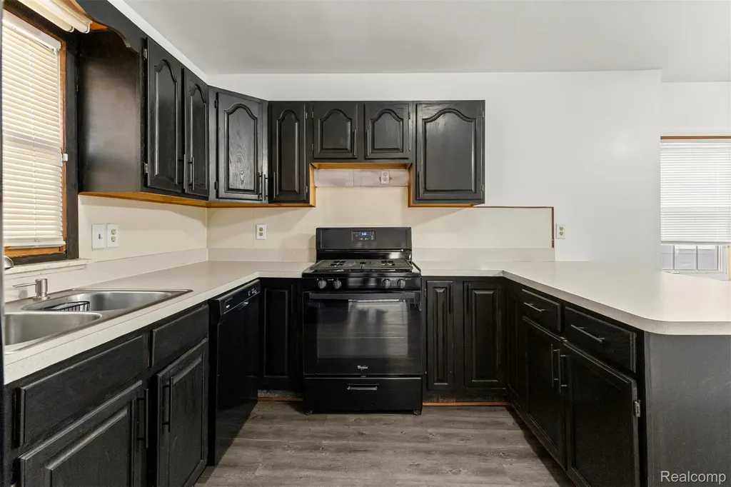 14716 Eureka Road Southgate City MI 48195