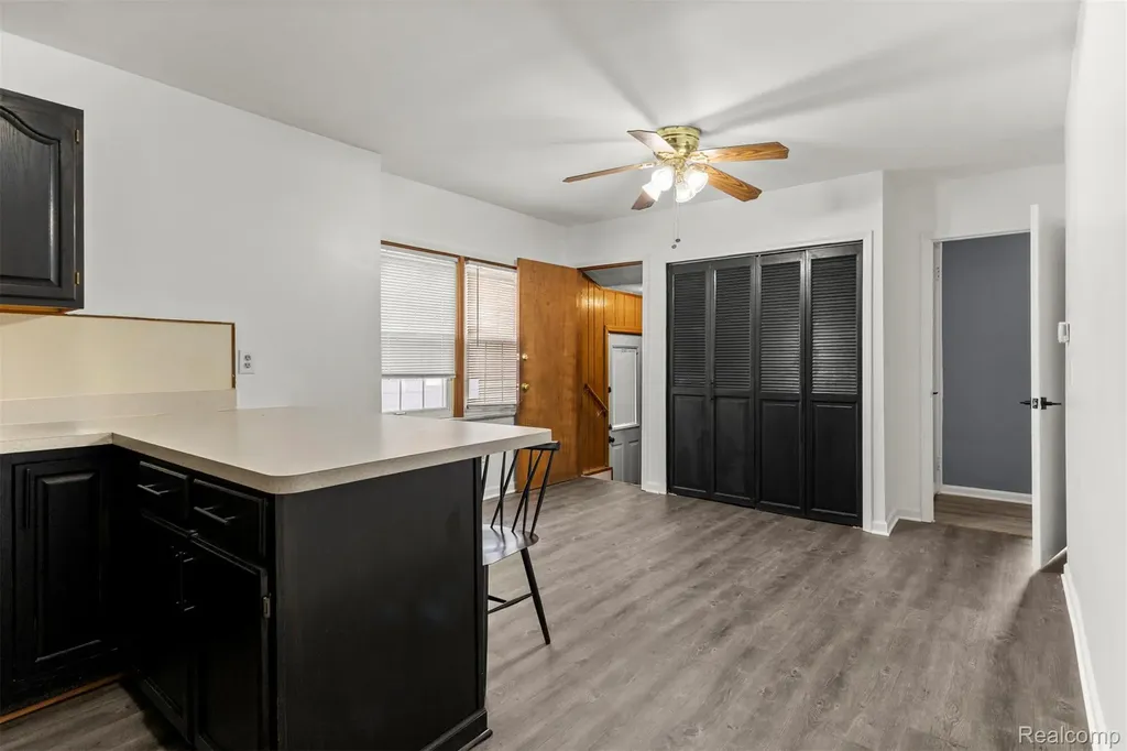 14716 Eureka Road Southgate City MI 48195