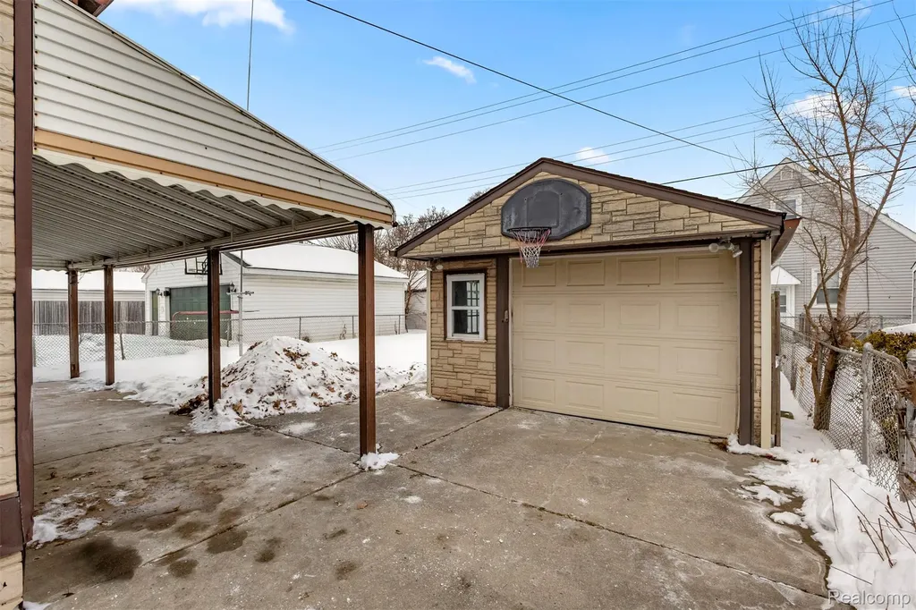 14716 Eureka Road Southgate City MI 48195