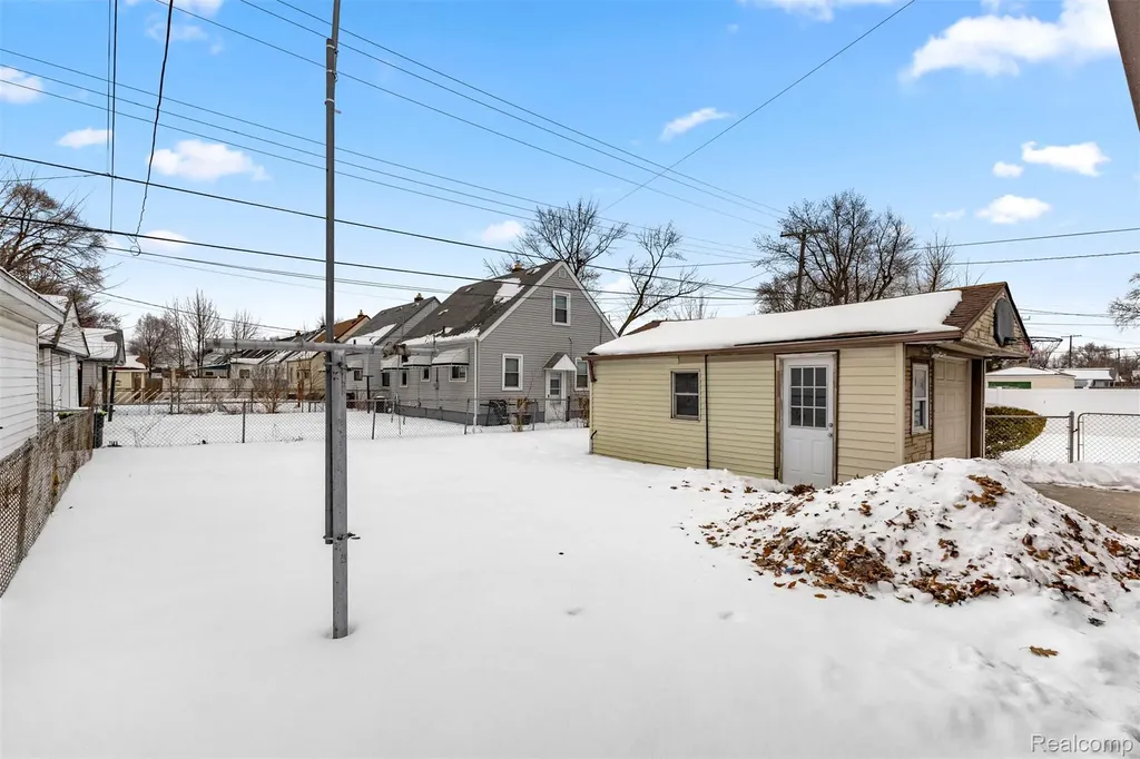 14716 Eureka Road Southgate City MI 48195