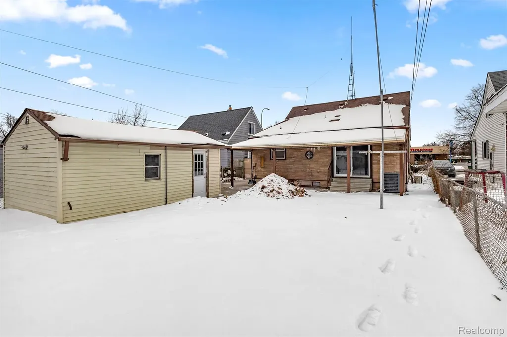 14716 Eureka Road Southgate City MI 48195