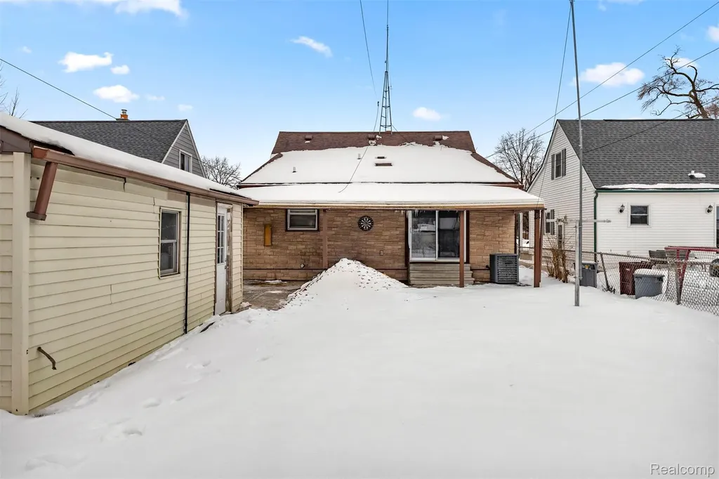 14716 Eureka Road Southgate City MI 48195