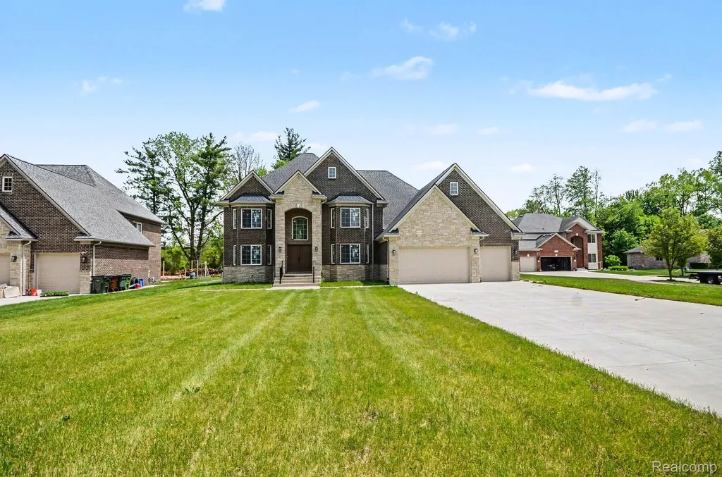 56350 Willow Creek Boulevard Shelby Charter Township MI 48316