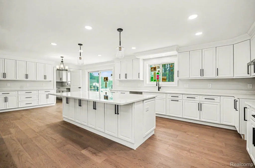 56350 Willow Creek Boulevard Shelby Charter Township MI 48316