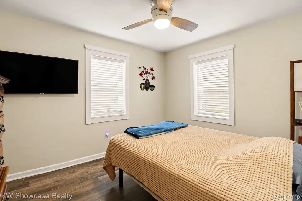 9572 Garden Terrace Commerce Charter Township MI 48382