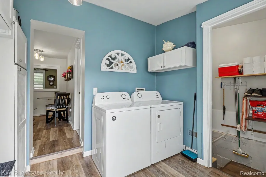 9572 Garden Terrace Commerce Charter Township MI 48382