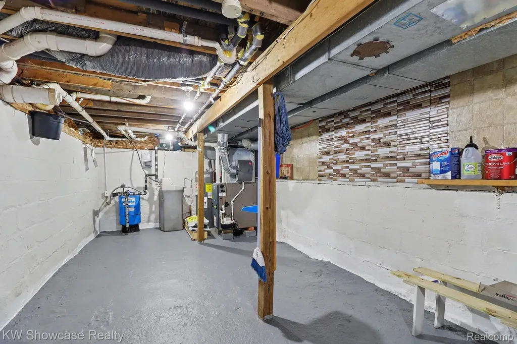 9572 Garden Terrace Commerce Charter Township MI 48382
