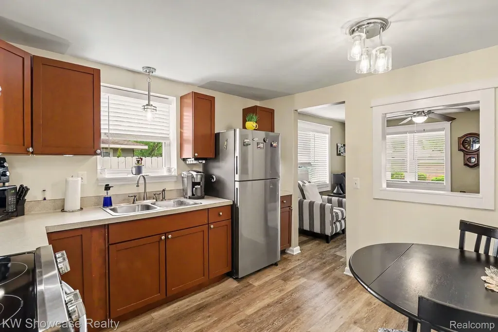 9572 Garden Terrace Commerce Charter Township MI 48382