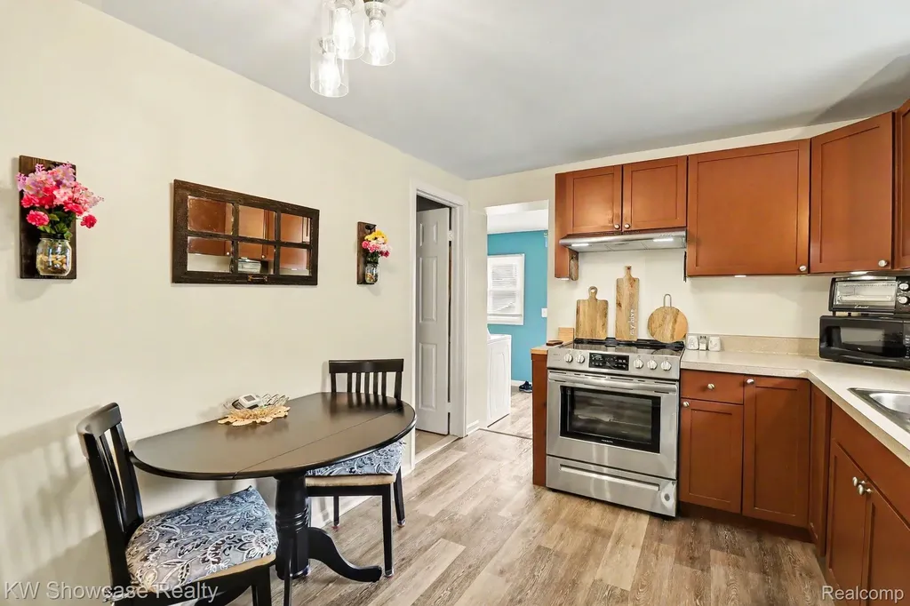 9572 Garden Terrace Commerce Charter Township MI 48382
