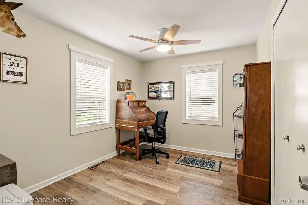 9572 Garden Terrace Commerce Charter Township MI 48382