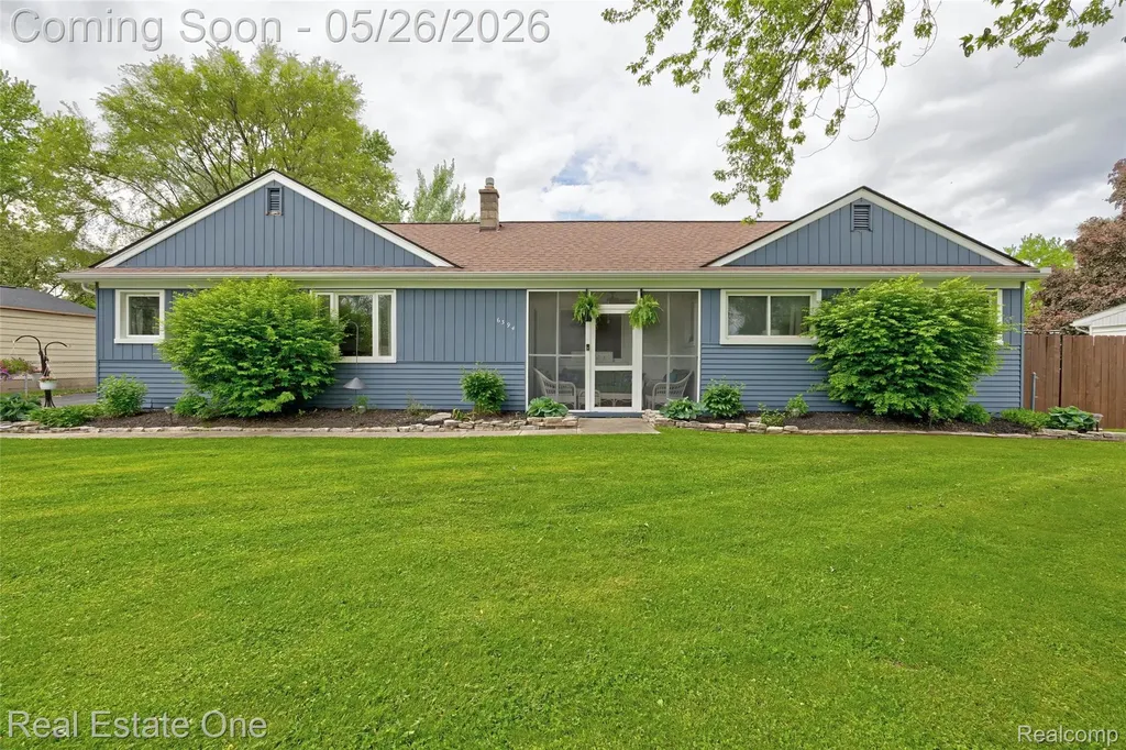 6394 Manson Drive Waterford Charter Township MI 48329