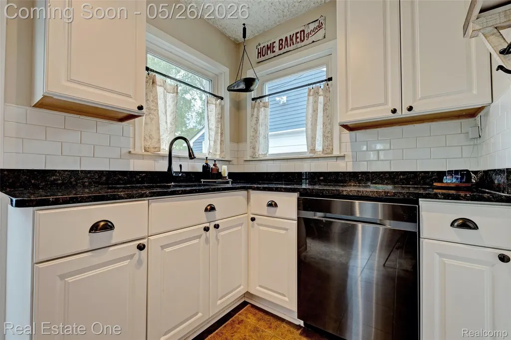 6394 Manson Drive Waterford Charter Township MI 48329