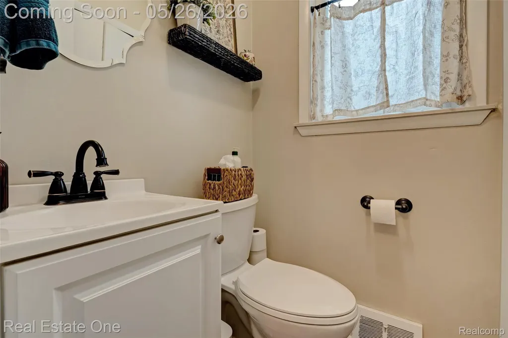 6394 Manson Drive Waterford Charter Township MI 48329