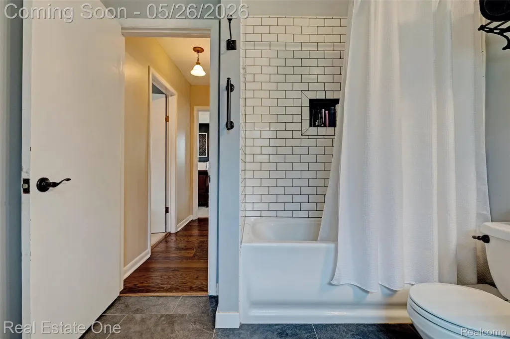 6394 Manson Drive Waterford Charter Township MI 48329