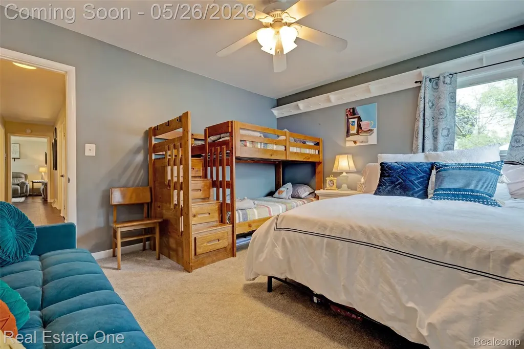 6394 Manson Drive Waterford Charter Township MI 48329