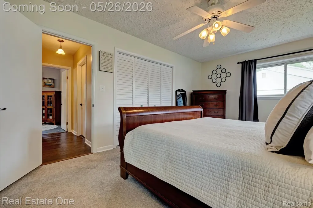 6394 Manson Drive Waterford Charter Township MI 48329