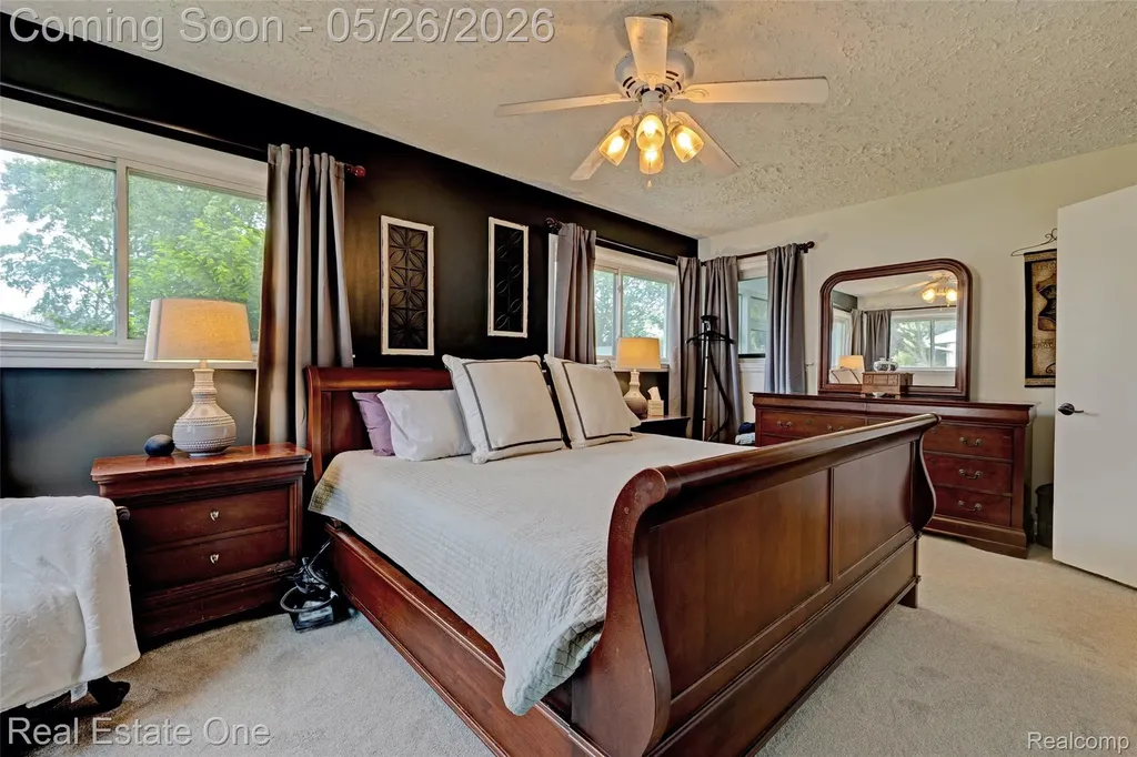6394 Manson Drive Waterford Charter Township MI 48329