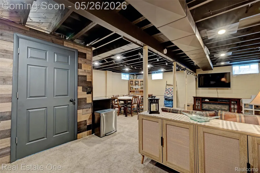 6394 Manson Drive Waterford Charter Township MI 48329