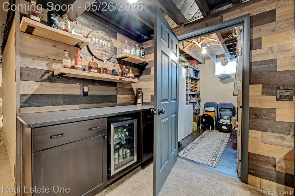6394 Manson Drive Waterford Charter Township MI 48329